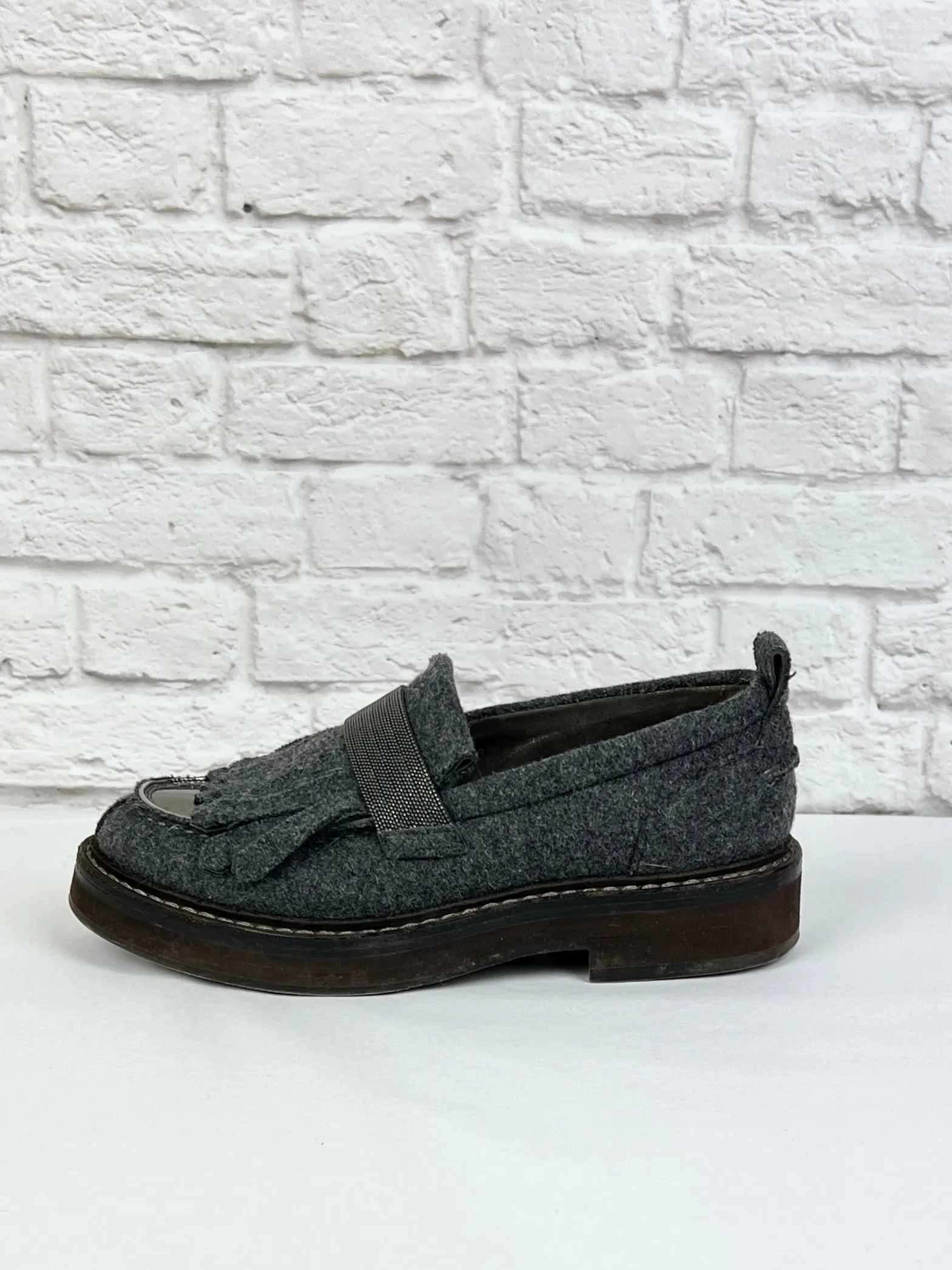 BRUNELLO CUCINELLI Beaded Strap Textured Loafers In Grey